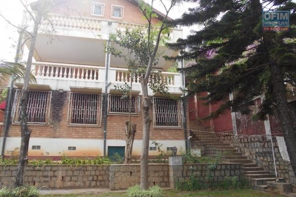 A louer une maison F5 à Ivandry Ambodivoanjo Antananarivo