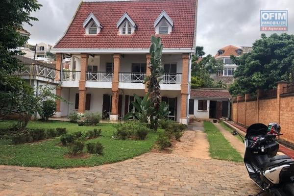 A vendre charmante villa F5 à Ambatoroka