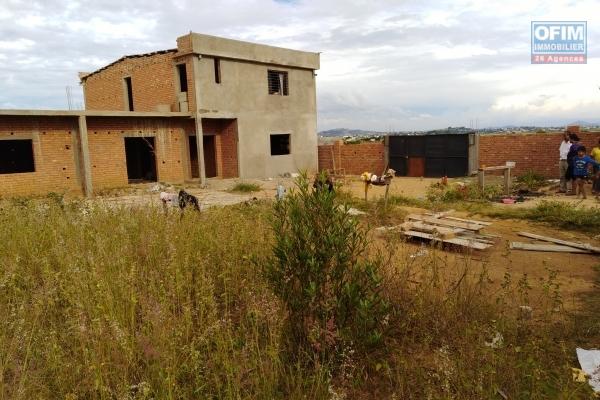 Maison à finir de finition sur une parcelle de 1000 m2