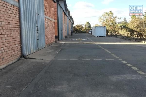 OFIM met en location 6 hangars de 350m2 et 450m2 à usage de stockage ou industriel à Antanandrano