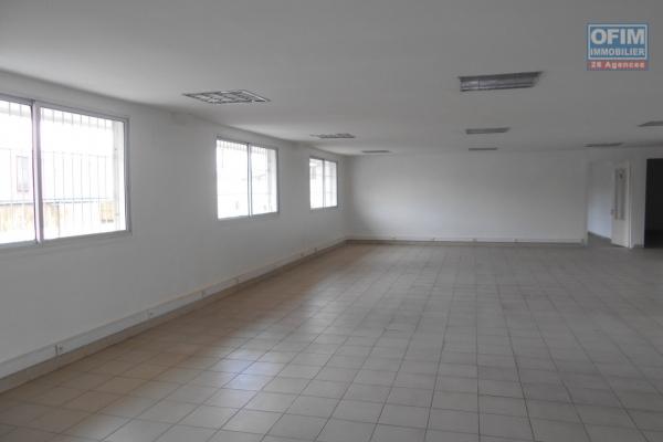 Un bâtiment à étage à usage bureau de 556m2 divisible en 2 à Ankorondrano