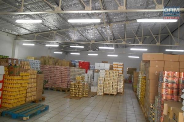 Un entrepôt de 492m2 à Ankorondrano