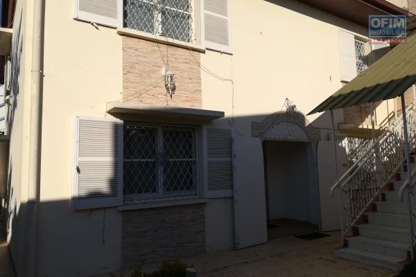 Une villa F5 dans une résidence à Tanjombato