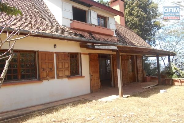 Une villa F7 à étage à Ankatso
