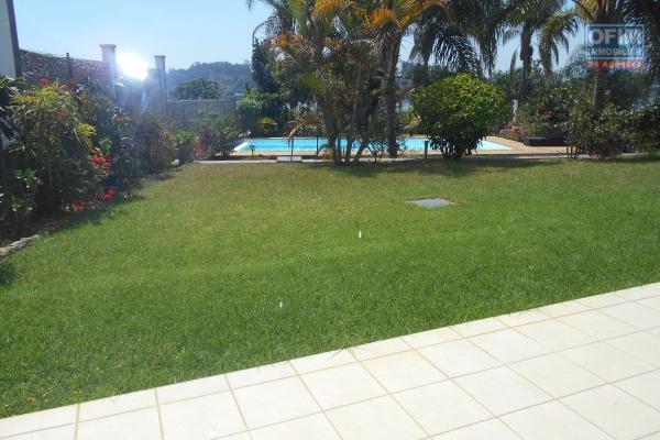 Des appartements T3 meublés et équipés de 115 m2 avec piscine à Mandriambero Ambohitratrimo