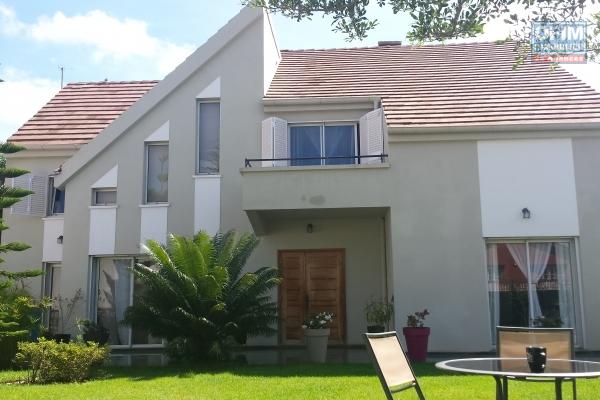 Une villa de standing F5 semi meublée à Ilaivola Ivato
