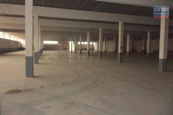 Un entrep&ocirc;t de 3 500m2 sur 2 niveaux &agrave; Ankadimbahoaka