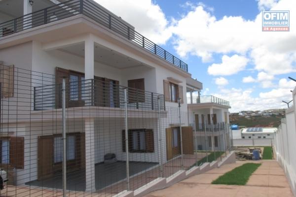 02 Villa F6 neuves entièrement meublées et équipées à Iavoloha