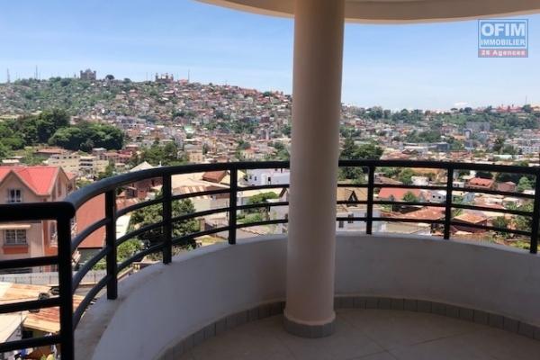 A vendre bel appartement T5 neuf avec une très belle vue à Tsiadana proche du centre viile .