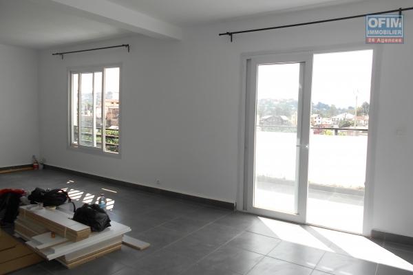 Un appartement T3 sécurisé à Ambohimiandra