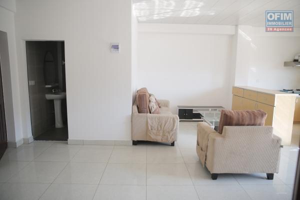 Location appartement T3 neuf meublé à Behoririka