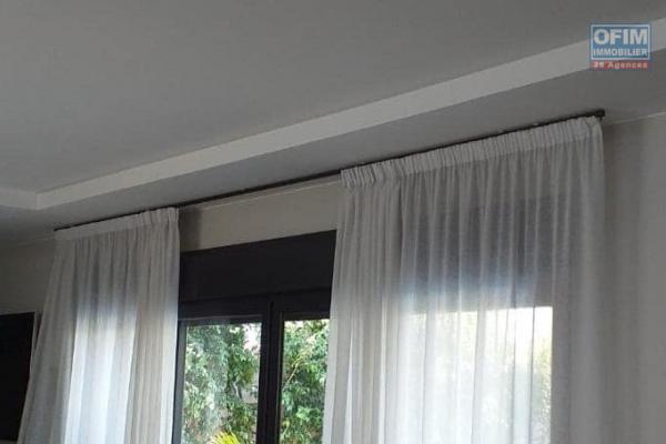 OFIM offre en location une charmante villa moderne F4  meublée   dans une résidence sécurisé 24/24 à Tanjombato contact Francia 034 02 218 69