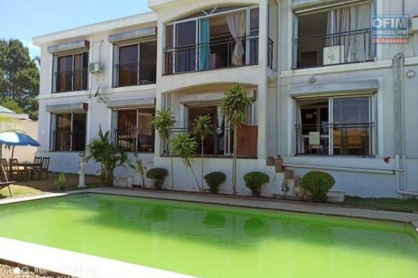 A louer une splendide villa F10 avec deux piscines  idéale pour chambres d'hôte à Mamory Ivato (NON DISPONIBLE)