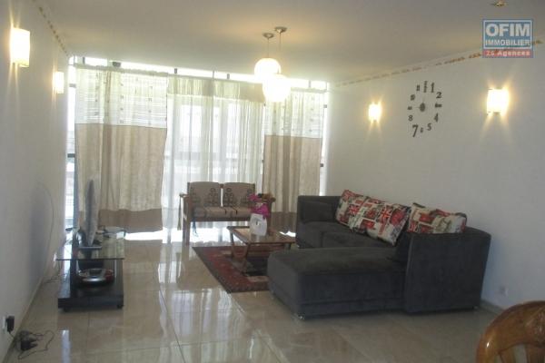 Des appartements T4 meublés avec parking à Ankadimabahoaka