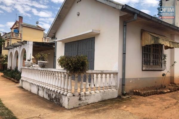 A VENDRE 2 MAISONS INDEPENDANT SUR AMBOHIJANAHARY SUR UN TERRAIN DE 1000m2