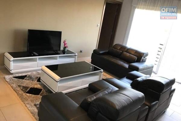 &Agrave; louer un appartement meubl&eacute; de haut standing type F3 dans un immeuble s&eacute;curis&eacute; avec ascenseur et piscine  sis &agrave; Androhibe Ivandry avec une vue d&eacute;gag&eacute;e sur le lac Marais Masay et non de l' &eacute;cole primaire fran&ccedil;ais D et Claire Fontaine. Contact Mr Jacky034