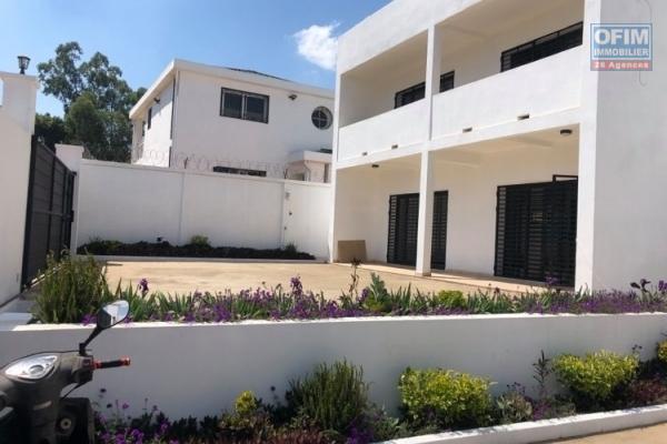 Deux villas neuves de type F5 à Talatamaty