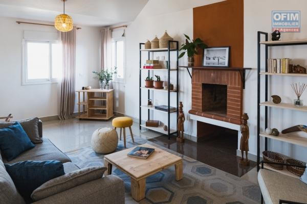 OFIM offre en location des appartements T3 entièrement meublés et équipés  dans un quartier apaisant et sécurisé 24/24. BIEN LOUE