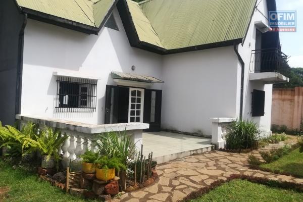 Une villa à étage F5 à Ambohitrarahaba