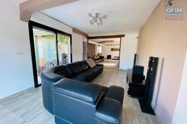 Villa moderne F6 à étage sur Itaosy-Antananarivo