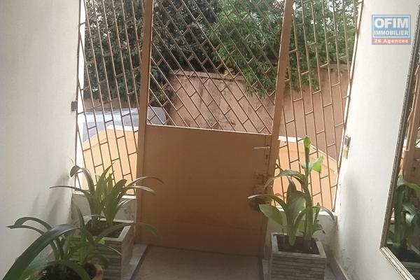 Maison F5 à étage dans le quartier très prisé de Cité Planton Ampahibe- Antananarivo