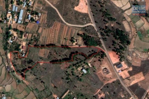 Beau terrain de 1Ha 54a 72 ca exposé plein Ouest à Rangaina Ilafy- Antananarivo