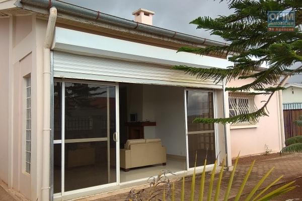 Villa F4 non meublée dans une résidence securisée à Lasora