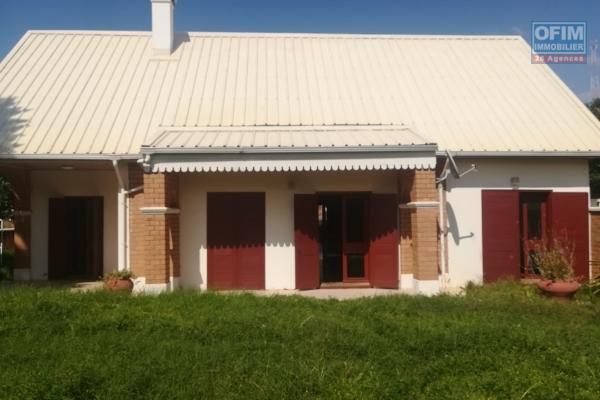 Une villa F4 dans une résidence à Ambatobe