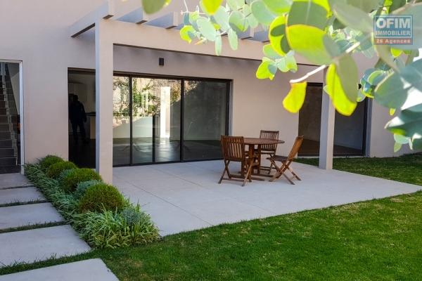 Une villa de type F6 dans une résidence sécurisée à Andrononobe Analamahitsy
