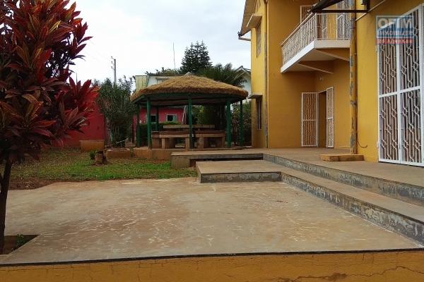 Location d'une maison F6 près de la résidence des charmilles à ivandry Andrianalefy