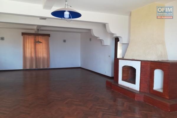 Un grand appartement T5 à Fort Voyron