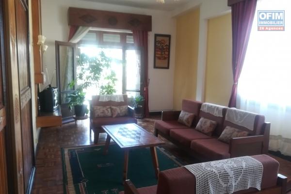Un appartement T4 meublé à Manakambahiny