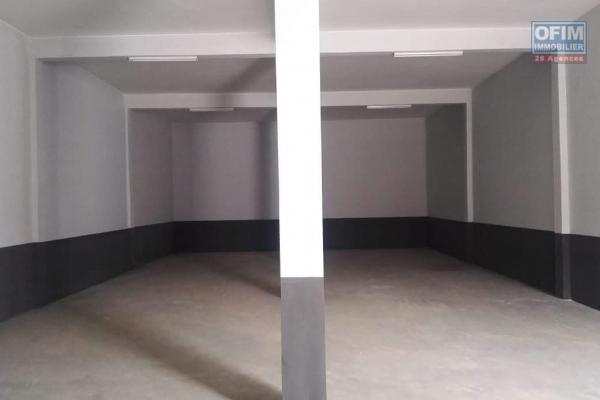 Un entrepôt de 500m2 à Anosizato