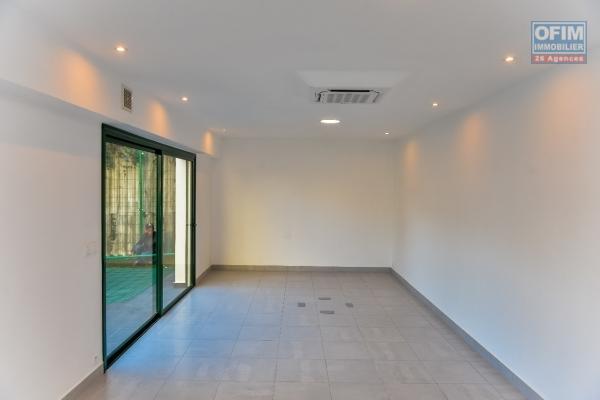 Un bureau de 444m2 en plein centre à Antsahavola