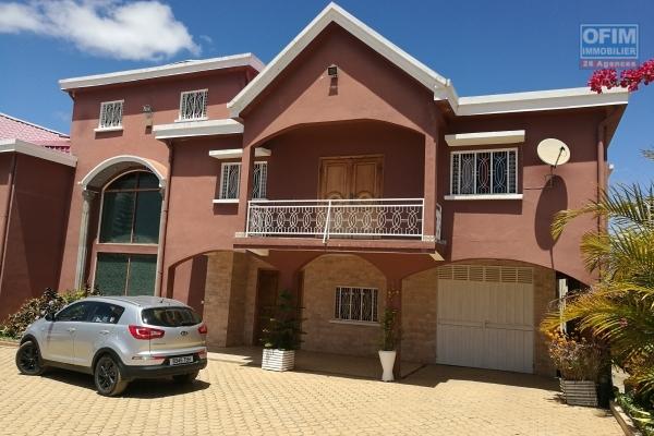 Villa F6 avec piscine à Faravohitra Avaratra- Antananarivo