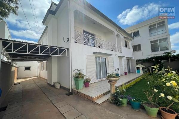 Une villa à étage F6 dans une résidence sécurisée à Ivandry