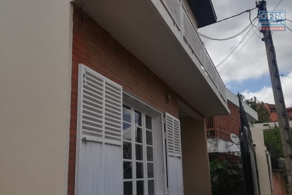 Une villa F4 sur cité planton