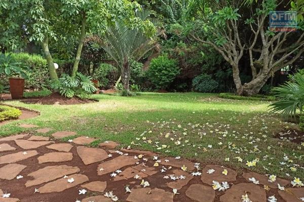 Une villa F5 avec beau jardin à Nanisana