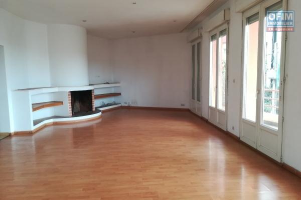 Un appartement T4 en plein coeur d'Antsahavola