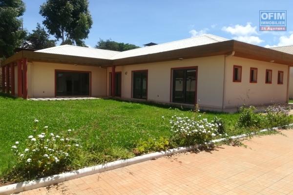 Une villa F5 dans une résidence sécurisée à Soavina Tanjombato