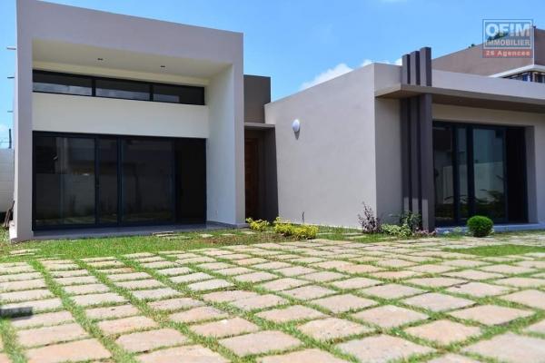 Villa basse neuve F4 dans une petite résidence à Mandrosoa Ivato- Antananarivo