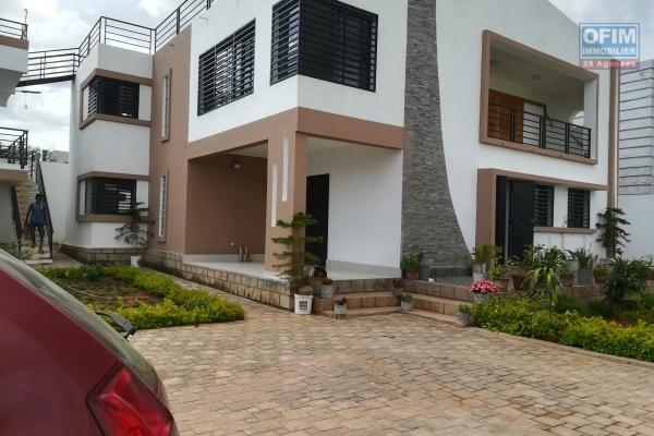 Une Villa F6 à 10mn de l'axe by pass à Alasora