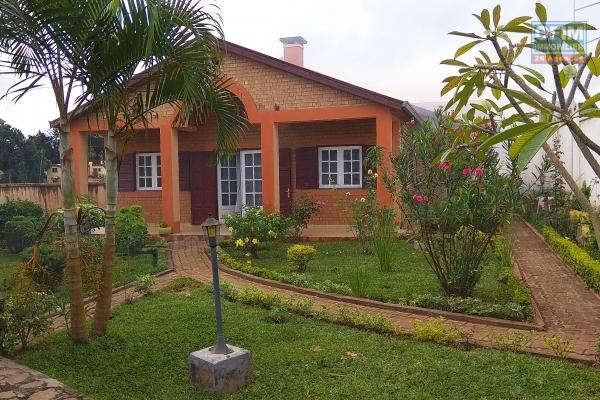 Villa F3 semi meublée dans un endroit calme à Alasora