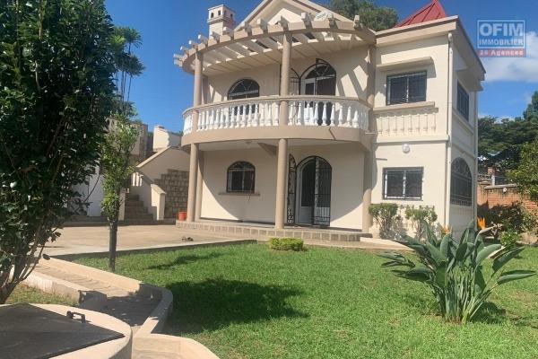 Une villa F5 avec vue à Amboaroy Ambohibao