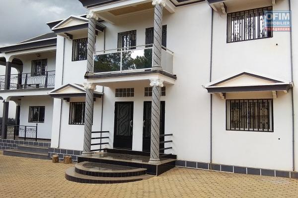 Un appartement T4 neuf avec belle vue dans un quartier calme et résidentiel à Alasora
