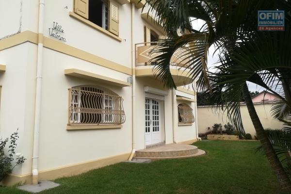 Une villa F6 à étage à Mahalavolona Andoharanofotsy
