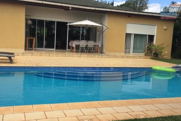 Une villa F5 avec piscine à Ivandry dans une résidence bien sécurisée à Ivandry ( NON DISPONIBLE )