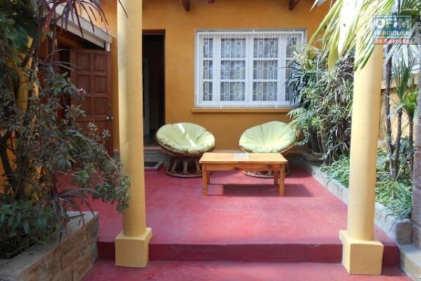 Un appartement T2 meublé à Ambaranjana