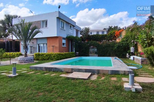 Villa piscine à Ambatobe -Antananarivo