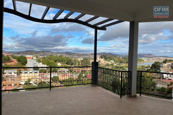 Un appartement T3 semi meublé à Fenomanana Mahazoarivo